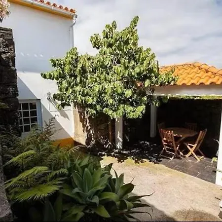 Capelas Mansion